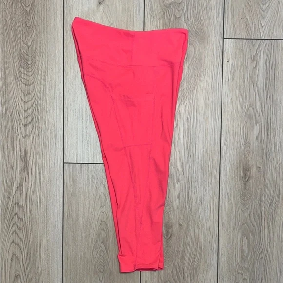 Vibrant Coral High-Waist Capri Leggings with Side Pockets Yoga Tights - Picture 5 of 7
